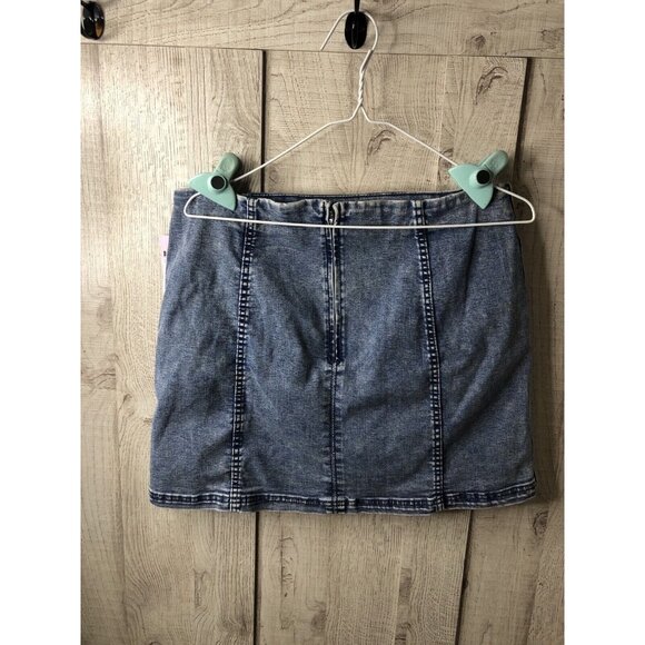 Wild Fable Womens Blue Jean Denim Mini Skirt Size 14 Acid Wash Back Zipper - Picture 2 of 5